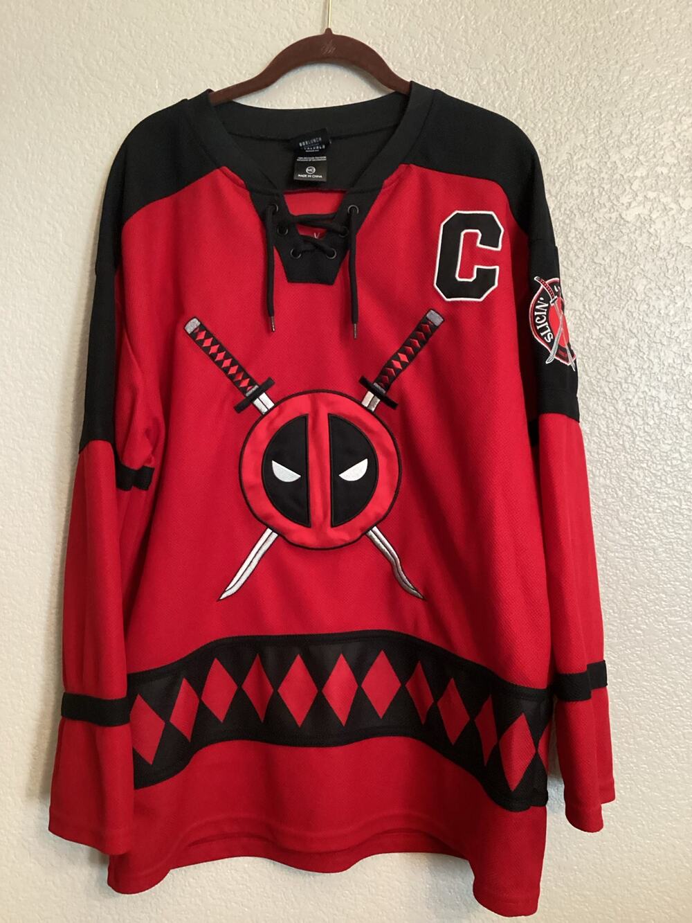 NWOT Disney Marvel Deadpool 91 Hockey Captain Jersey Box Lunch M